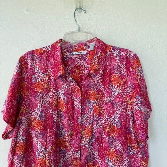Isaac Mizrahi Size 3X pink and floral short sleeves Buttondown blouse - Picture 3 of 9
